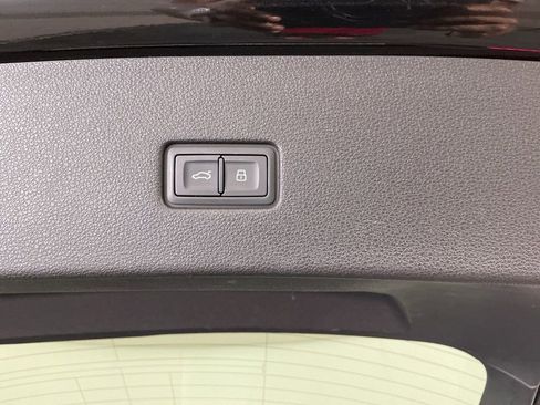 Used 2022 Audi Q8 Premium AWD/4WD image 29