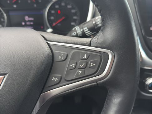 Used 2022 Chevrolet Equinox Premier FWD image 17