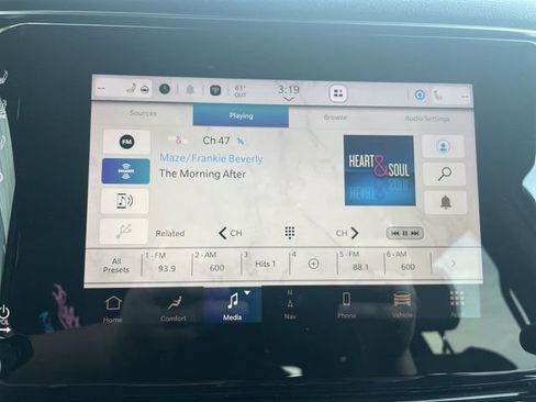 Used 2024 Jeep Wagoneer L Series II w/ Premium Group I image 16