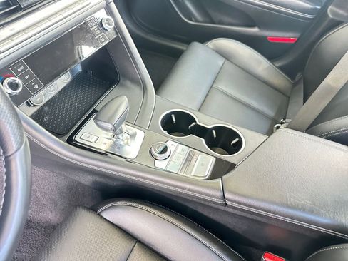 Used 2025 Genesis G70 2.5T image 41