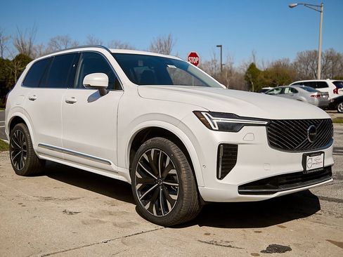 New 2025 Volvo XC90 T8 Plus w/ Protection Package Premier image 4