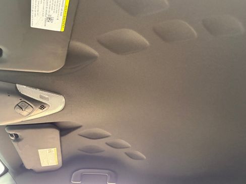 Used 2019 Toyota C-HR XLE image 29