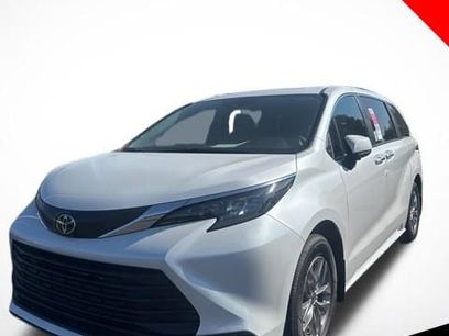 Used 2026 Toyota Sienna XLE