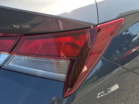 Certified 2023 Hyundai Elantra SEL FWD image 31