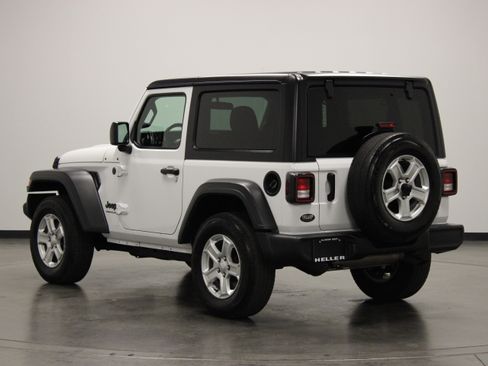 Used 2022 Jeep Wrangler Sport AWD/4WD image 6