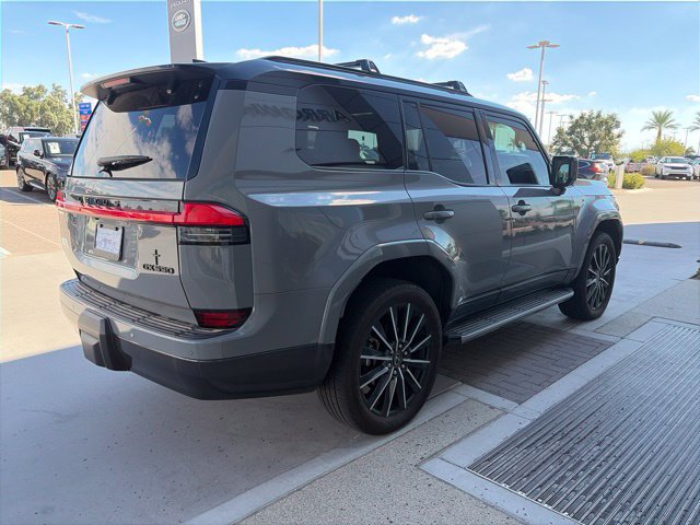 Used 2024 Lexus GX 550 w/ Accessory Package (2T) AWD/4WD image 3