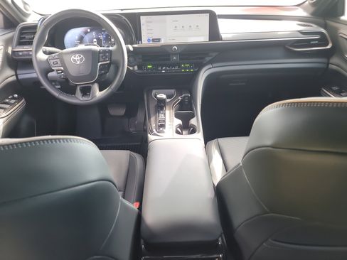 Used 2026 Toyota Crown AWD/4WD image 14