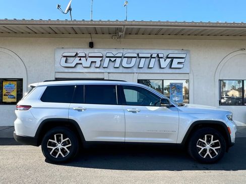 Used 2024 Jeep Grand Cherokee L Limited w/ Luxury Tech Group II image 3