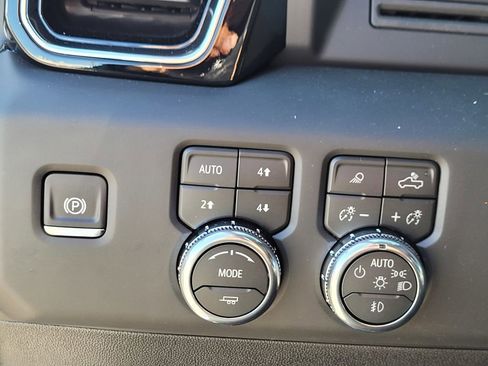 New 2026 GMC Sierra 2500 Denali w/ Max Trailering Package AWD/4WD image 25