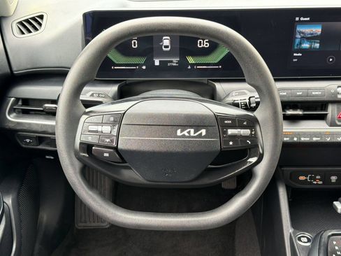Used 2025 Kia K4 FWD image 11