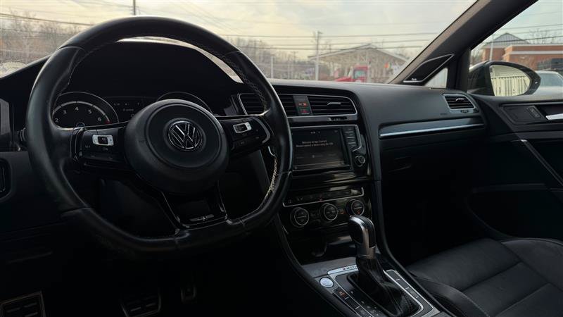 Used 2017 Volkswagen Golf R 4-Door AWD/4WD image 26