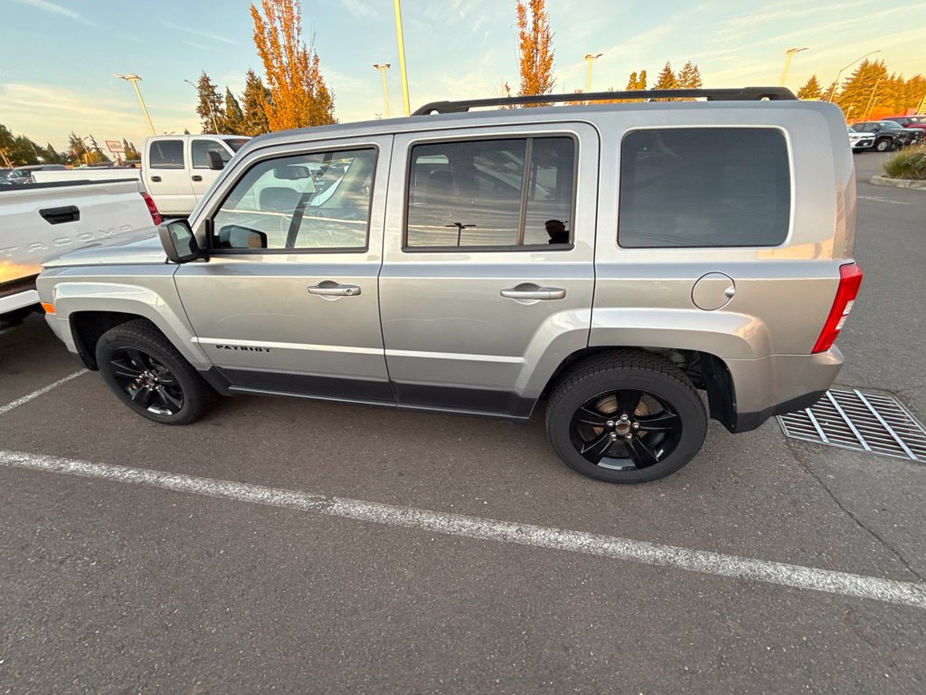Used 2015 Jeep Patriot Sport w/ Power Value Group FWD image 8