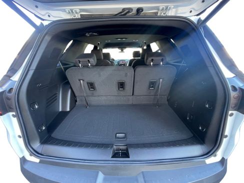 Used 2023 Chevrolet Traverse LT image 19