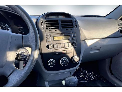 Used 2009 Kia Spectra EX image 9