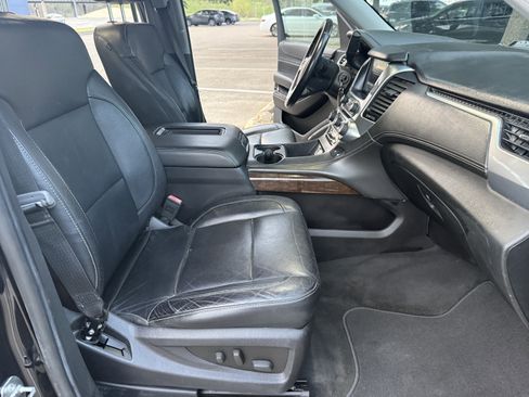Used 2019 Chevrolet Suburban LT image 11