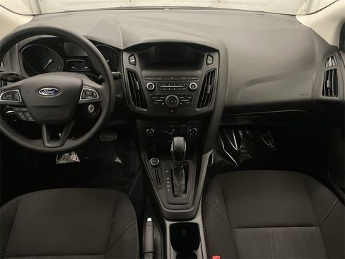 Used 2018 Ford Focus SE image 12