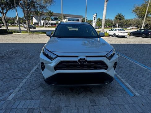 Used 2022 Toyota RAV4 Limited image 2