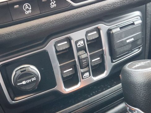 Used 2025 Jeep Gladiator Sport AWD/4WD image 22