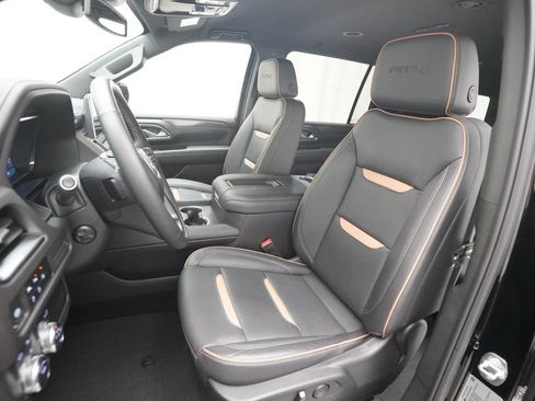 Used 2024 GMC Yukon XL AT4 AWD/4WD image 7