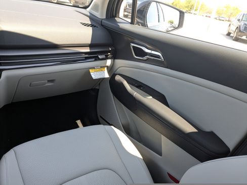 New 2026 Kia Sportage EX FWD image 21