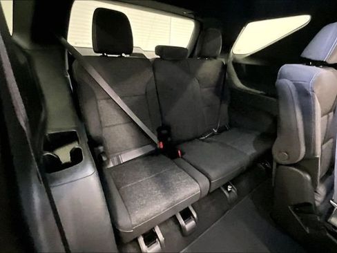 Used 2025 Chevrolet Traverse LT w/ Sun and Wheel Package image 32