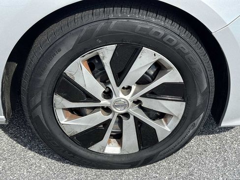 Used 2020 Nissan Altima 2.5 S FWD image 31