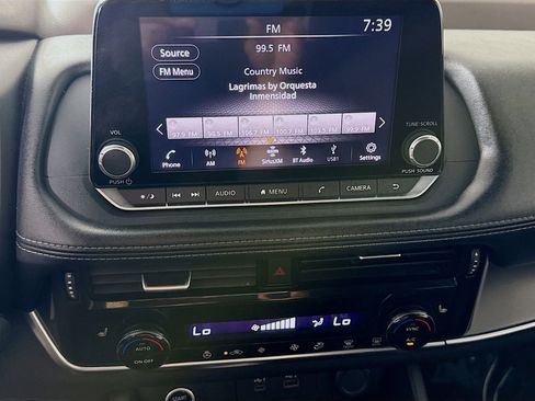 Used 2022 Nissan Rogue SV w/ SV Premium Package image 18