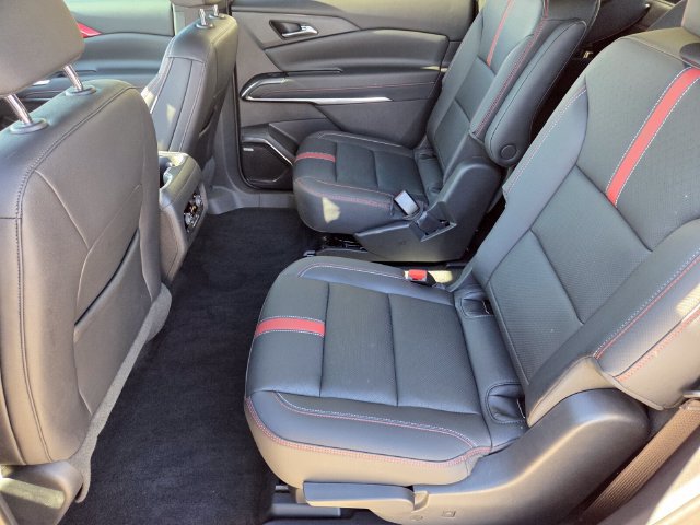 Certified 2024 Chevrolet Traverse RS w/ LPO, Floor Liner Package AWD/4WD image 11