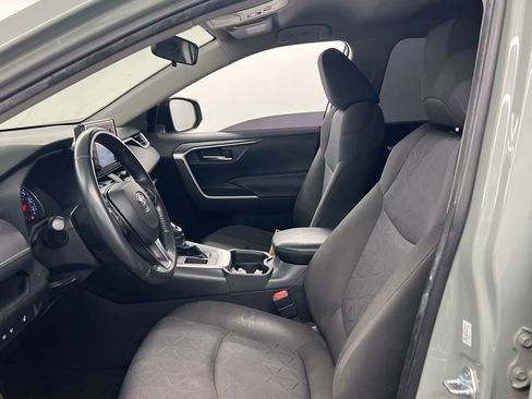 Used 2021 Toyota RAV4 XLE w/ XLE Grade Weather Package image 7