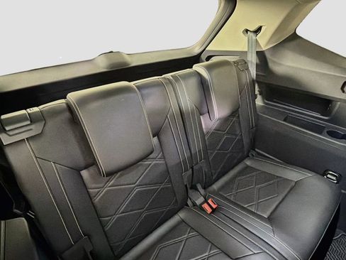 Used 2024 Volkswagen Atlas SE FWD image 28
