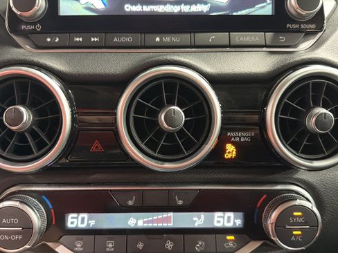 Used 2025 Nissan Sentra SR FWD image 26