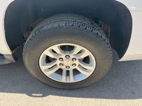 Used 2018 Chevrolet Suburban LT AWD/4WD image 25