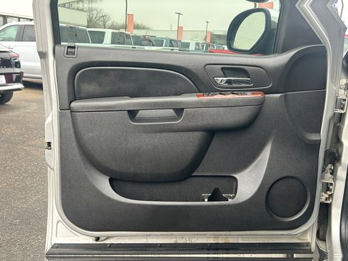 Used 2011 Chevrolet Avalanche LT w/ Texas Edition image 20