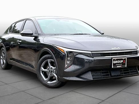 Used 2025 Kia K4 FWD image 3