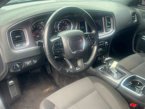 Used 2018 Dodge Charger SXT RWD image 14