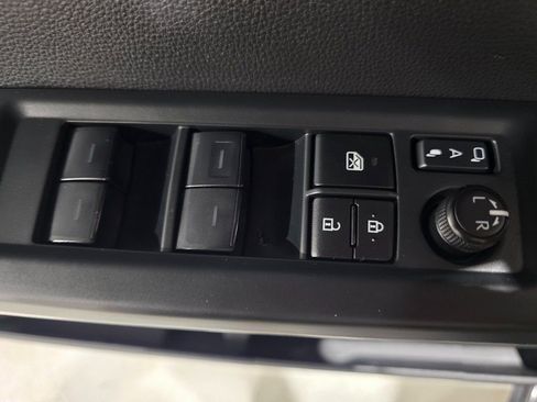 Used 2025 Toyota Tundra Limited image 18