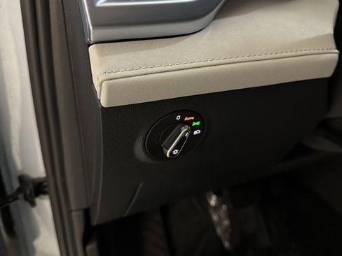 New 2026 Volkswagen Taos SE image 35