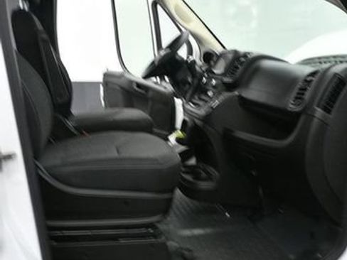 Used 2025 RAM ProMaster 2500 w/ Convenience Group FWD image 9