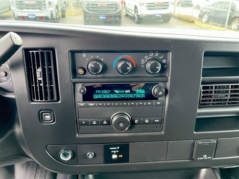 Used 2022 GMC Savana 2500 w/ Driver Convenience Package image 13