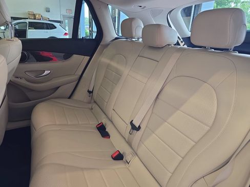 Used 2021 Mercedes-Benz GLC 300 4MATIC image 15