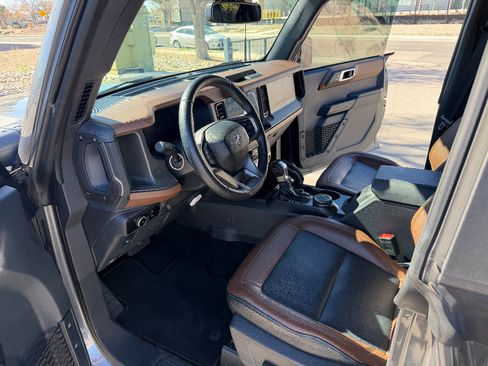 Used 2024 Ford Bronco Outer Banks image 14