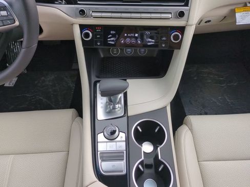 Certified 2026 Genesis G70 2.5T RWD image 15