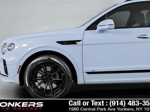 Used 2021 Bentley Bentayga image 59