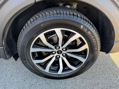 Used 2020 Ford Explorer ST w/ Premium Technology Package image 7