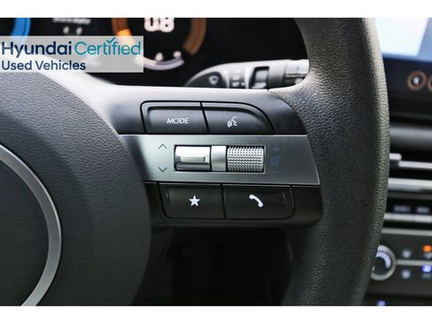 Certified 2025 Hyundai Santa Cruz SE image 19