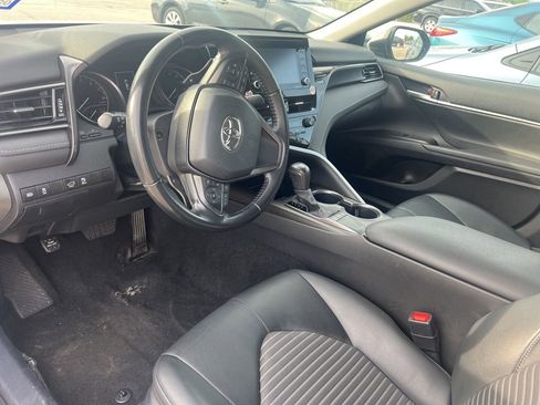 Used 2023 Toyota Camry SE FWD image 9