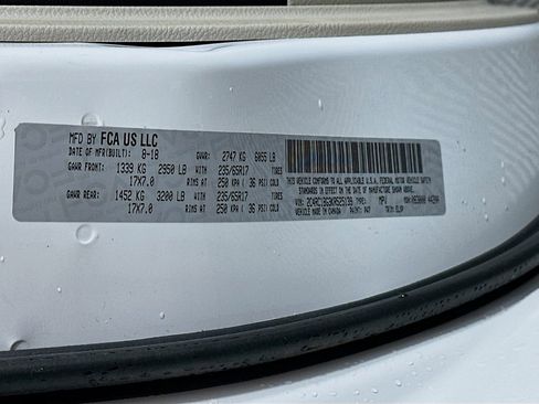 Used 2019 Chrysler Pacifica Touring-L image 33