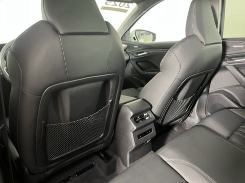 Used 2025 Audi Q6 e-tron Premium Plus w/ Premium Plus image 21