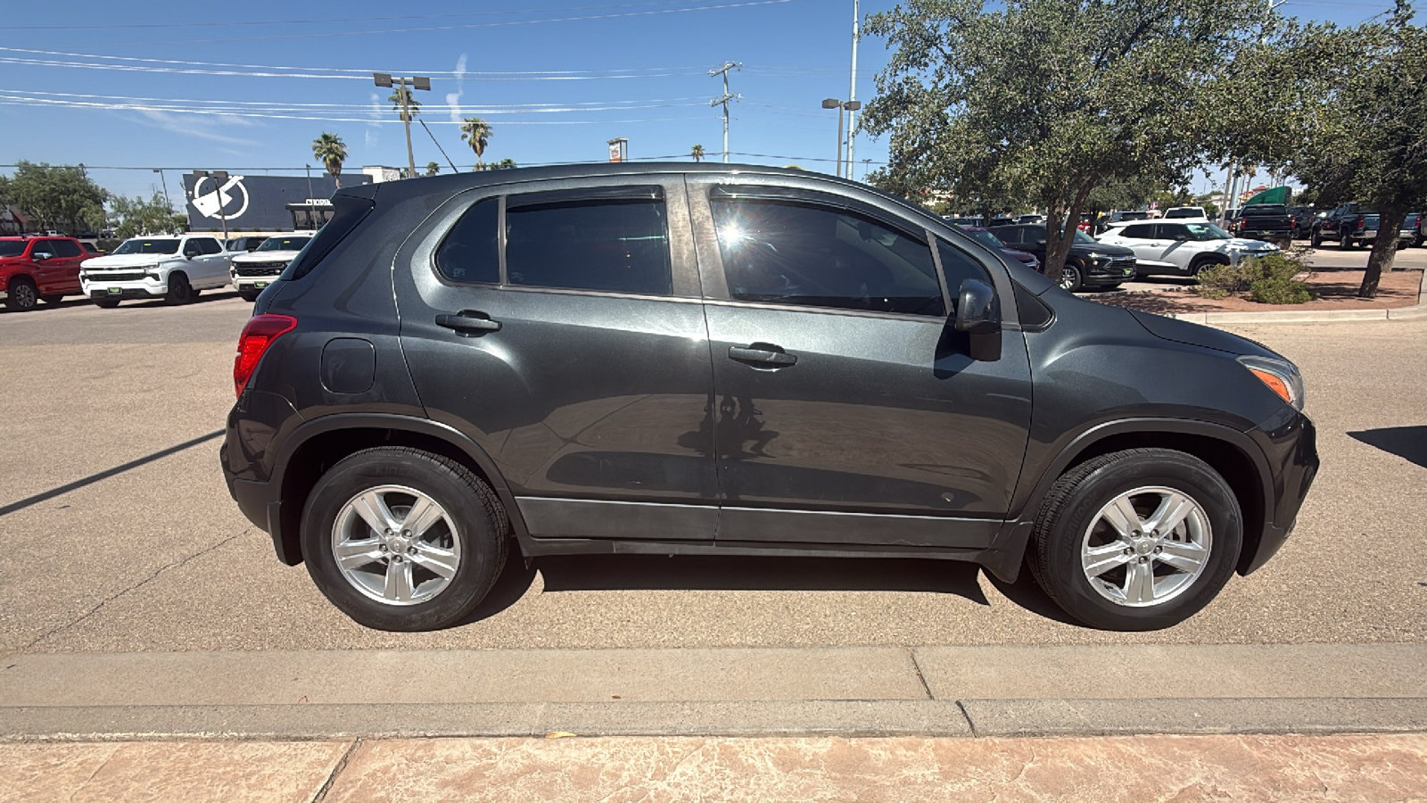 Used 2019 Chevrolet Trax LS FWD image 9