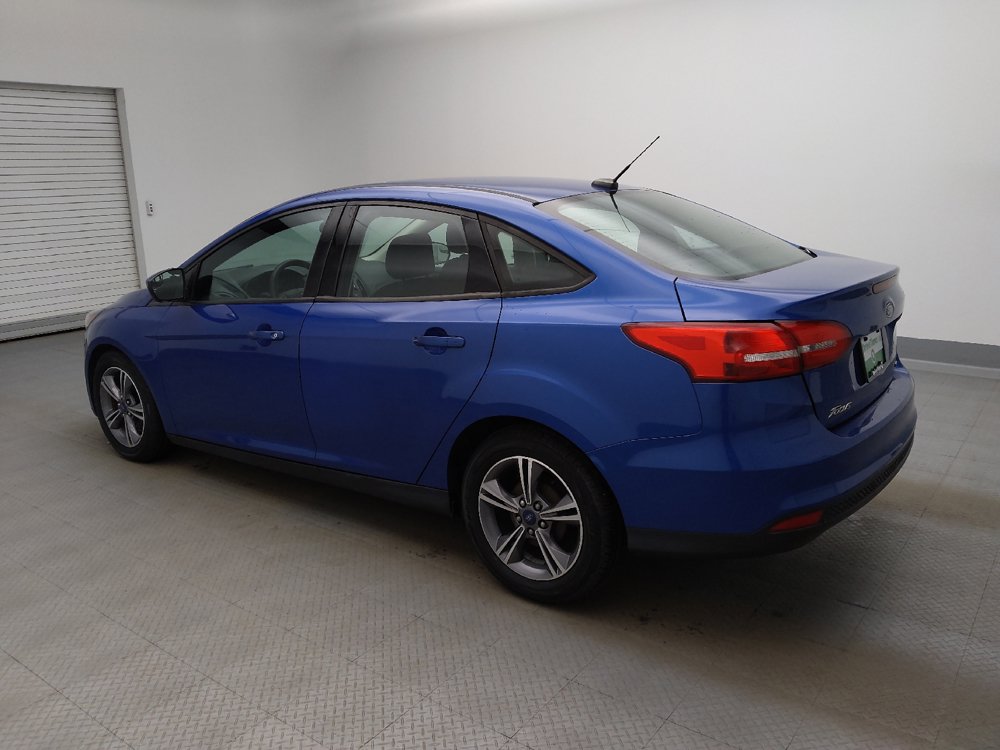 Used 2018 Ford Focus SE w/ SE Appearance Package FWD image 3